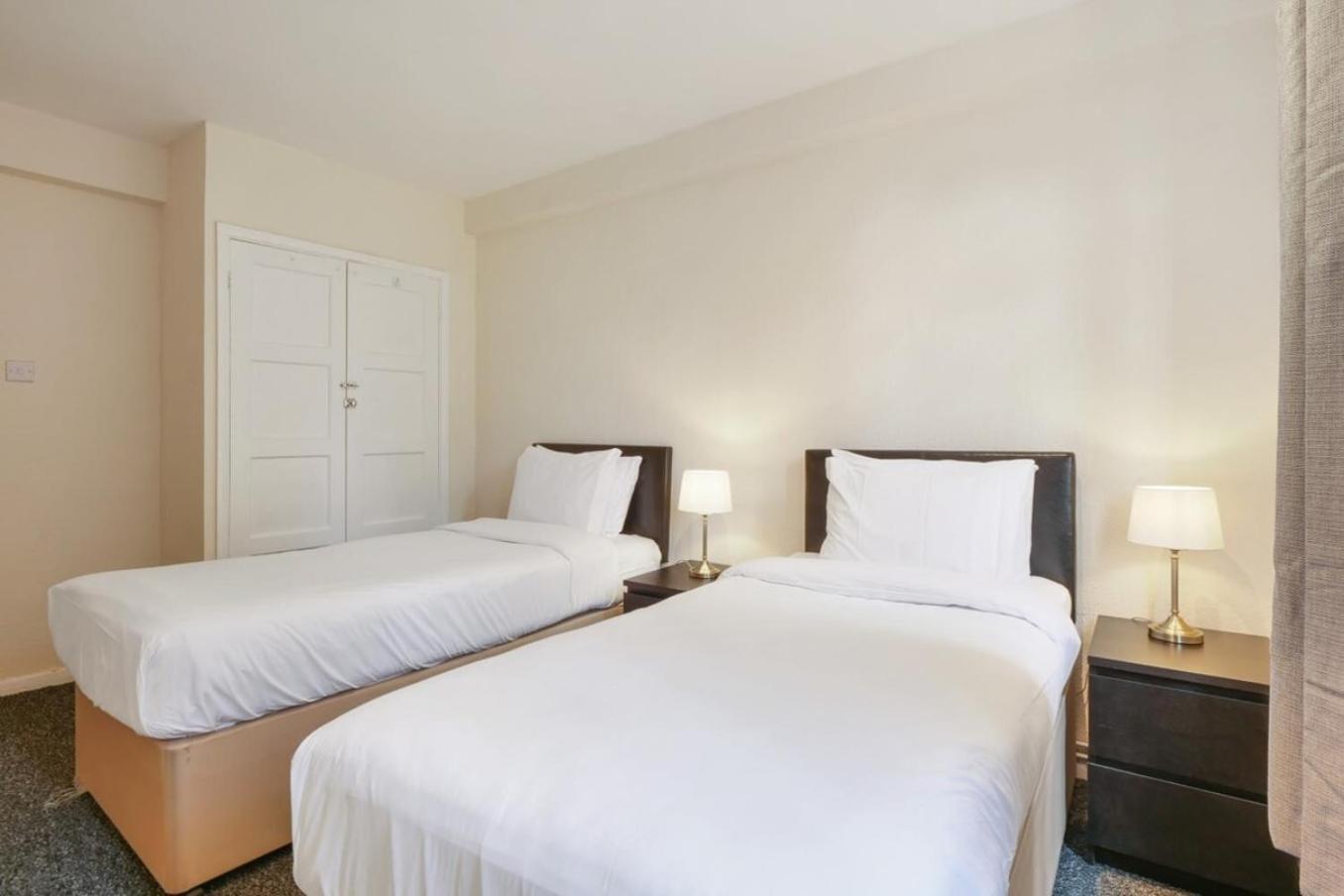 The Serene 2-Bedroom Flat W Free Street Parking Sutton  Exterior foto