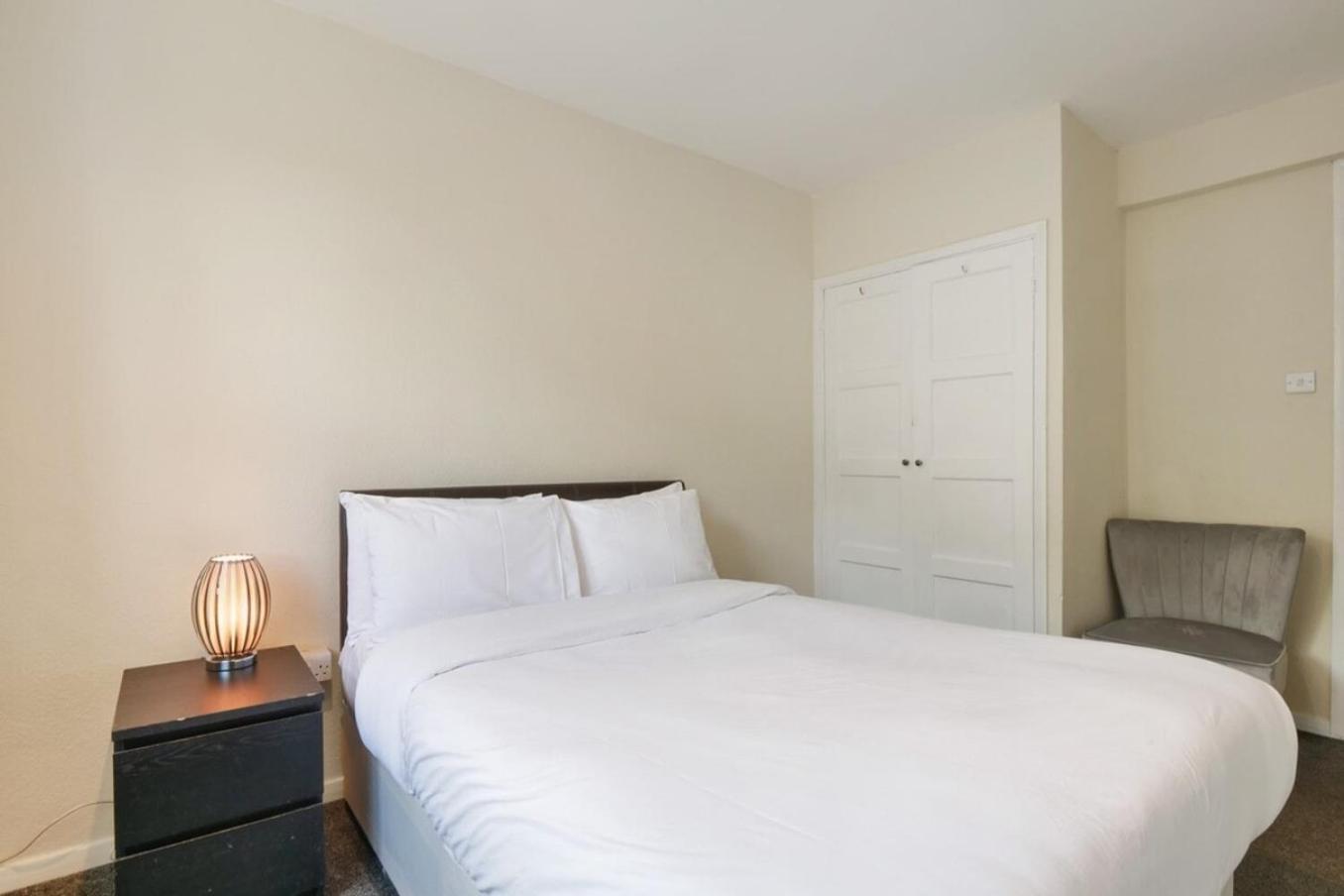 The Serene 2-Bedroom Flat W Free Street Parking Sutton  Exterior foto